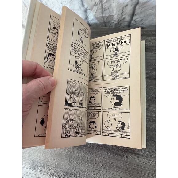 1974 Hardback Book Win A Few Lose A Few Charlie Brown - Picture 6 of 6